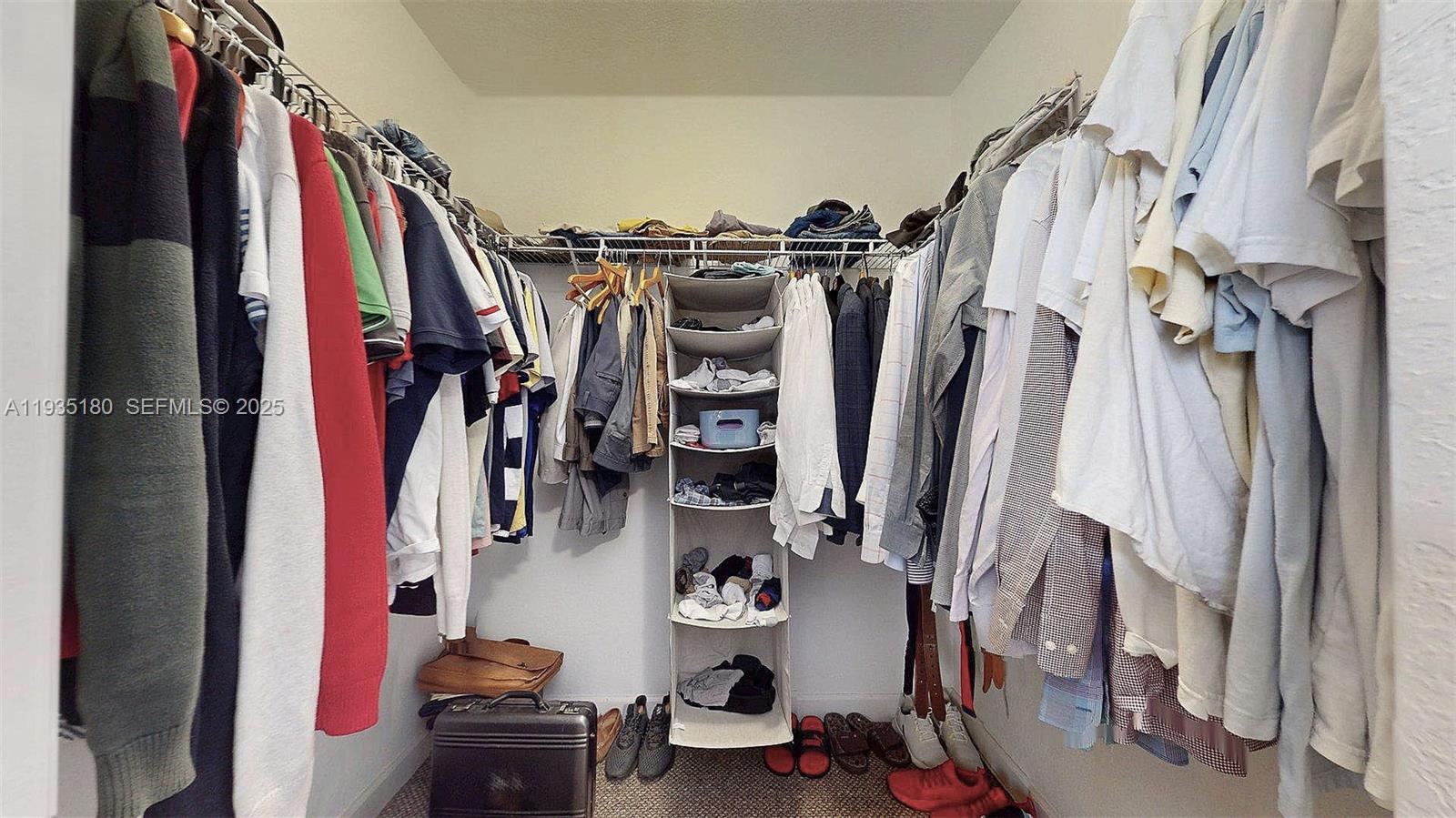 FOREST PARK VILLAS - Residential