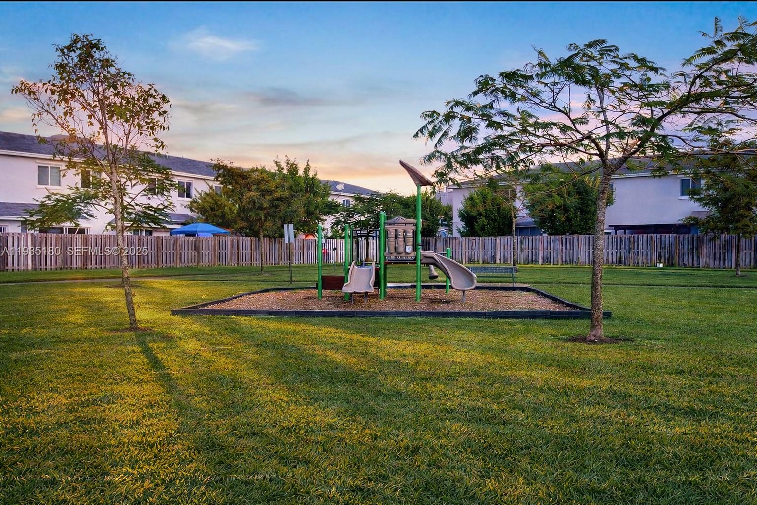 FOREST PARK VILLAS - Residential