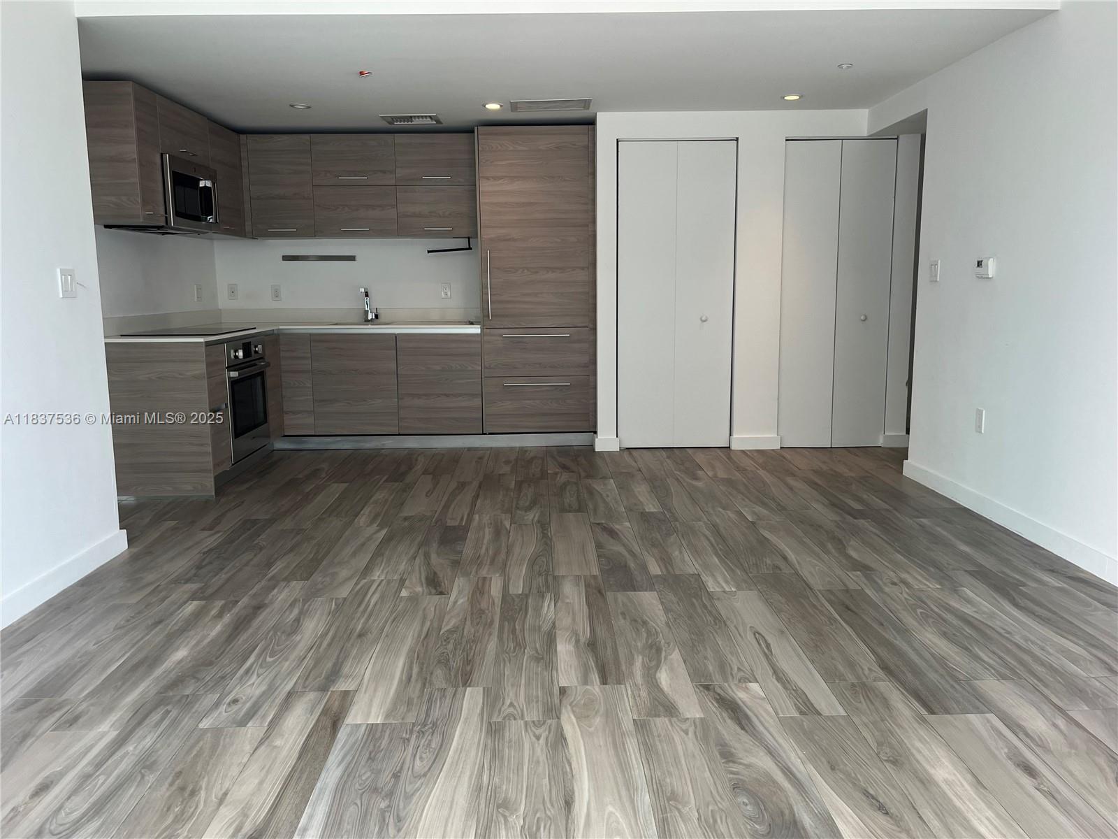 1300 S MIAMI AVENUE CONDO - Residential