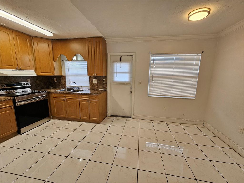 Photo of 3019 SW 68th Ter #5, Miramar, FL 33023 (MLS # A11979743)