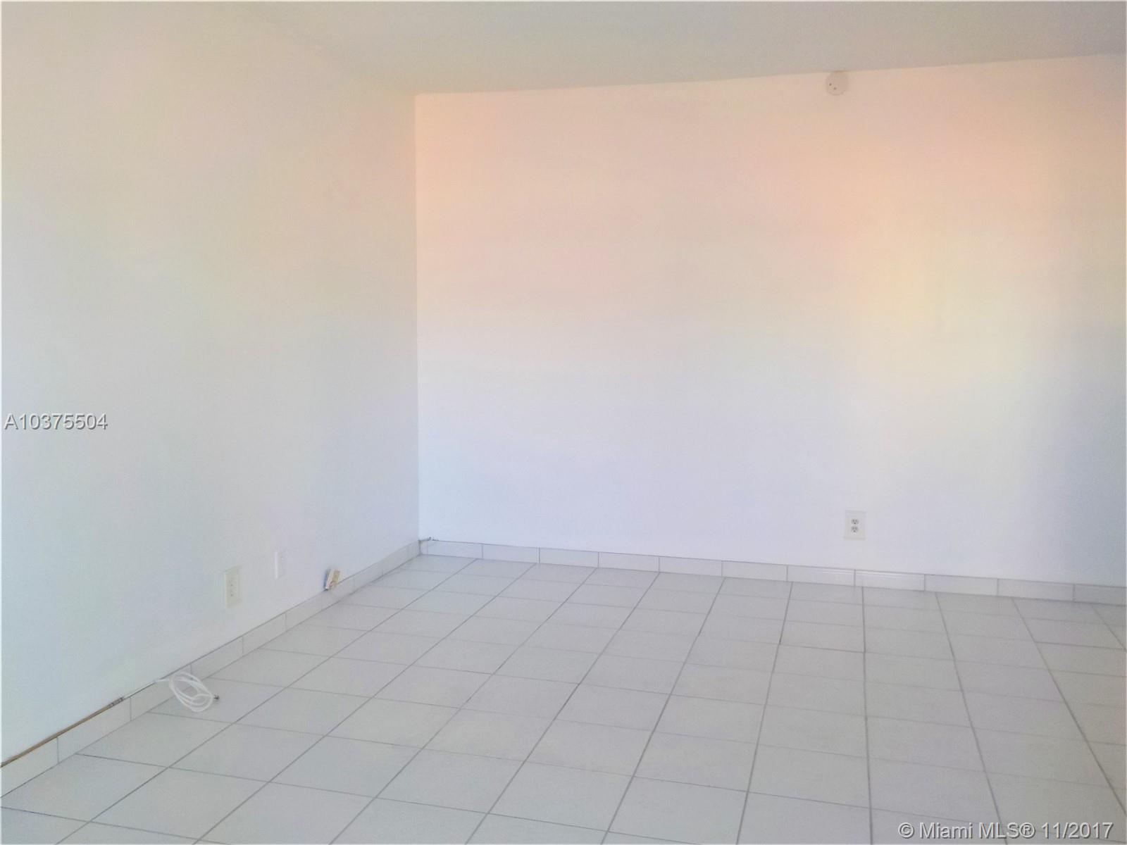WARRENTON HOUSE CONDO - Residential