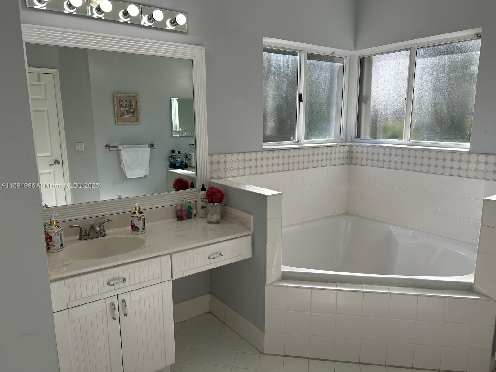 DORAL ISLES CAYMAN - Residential
