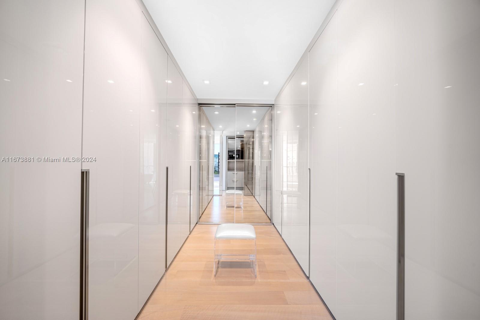 BEACH HOUSE 8 CONDO - Residential