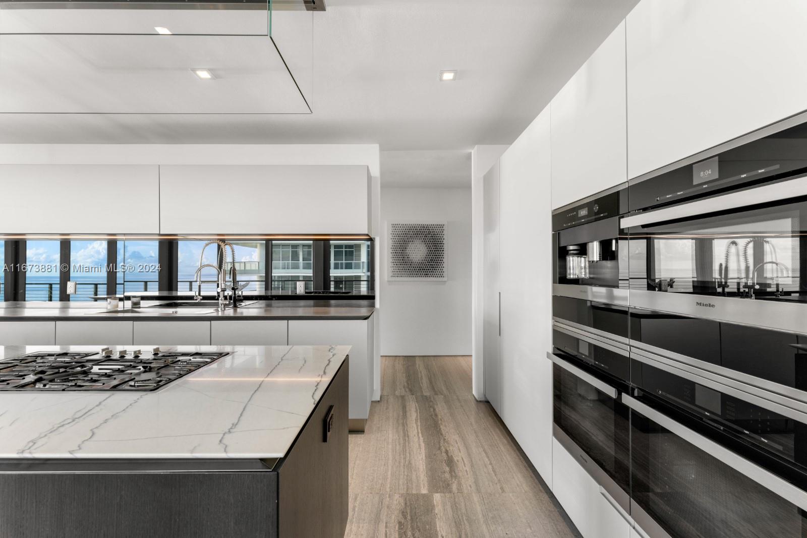 BEACH HOUSE 8 CONDO - Residential