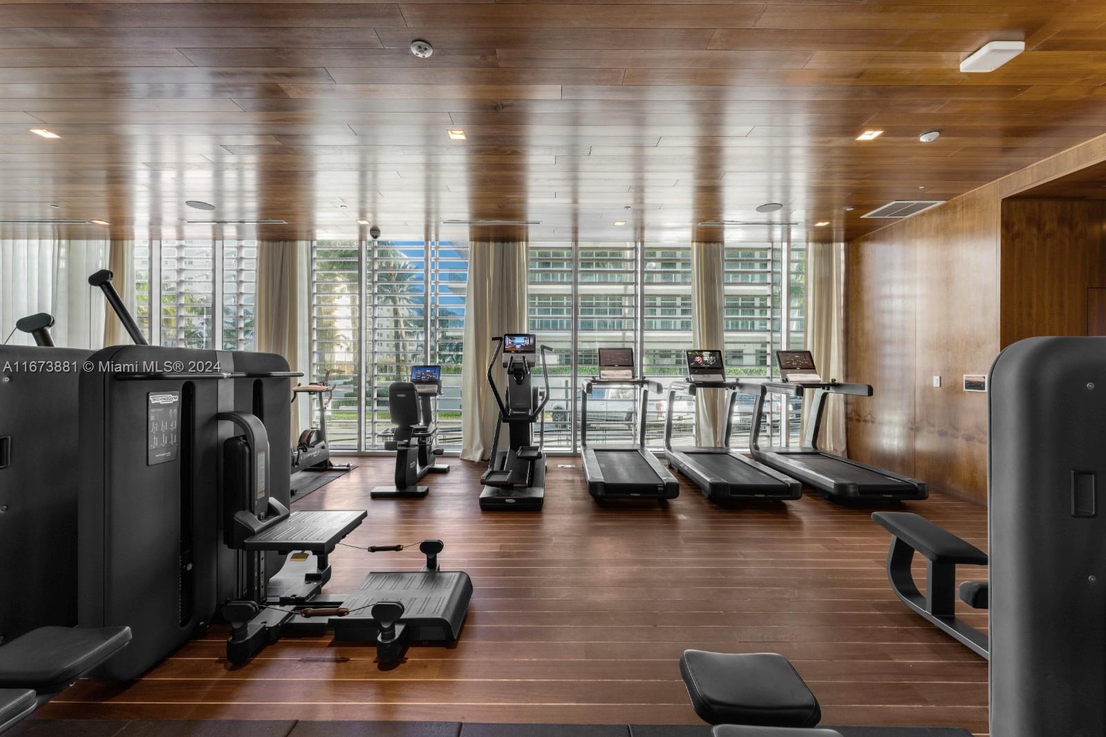 BEACH HOUSE 8 CONDO - Residential