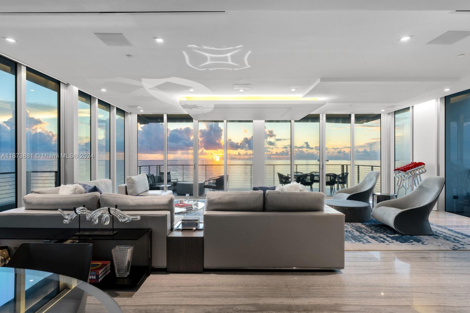 BEACH HOUSE 8 CONDO - Residential