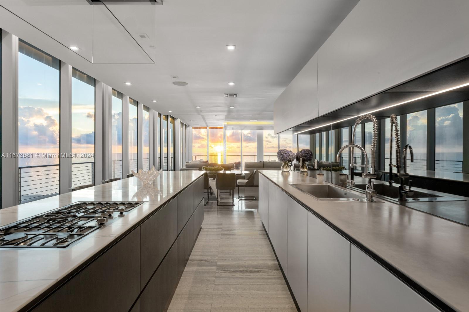 3651 Collins Ave 800