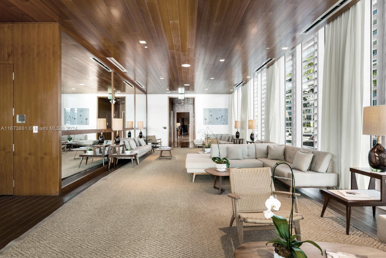 BEACH HOUSE 8 CONDO - Residential