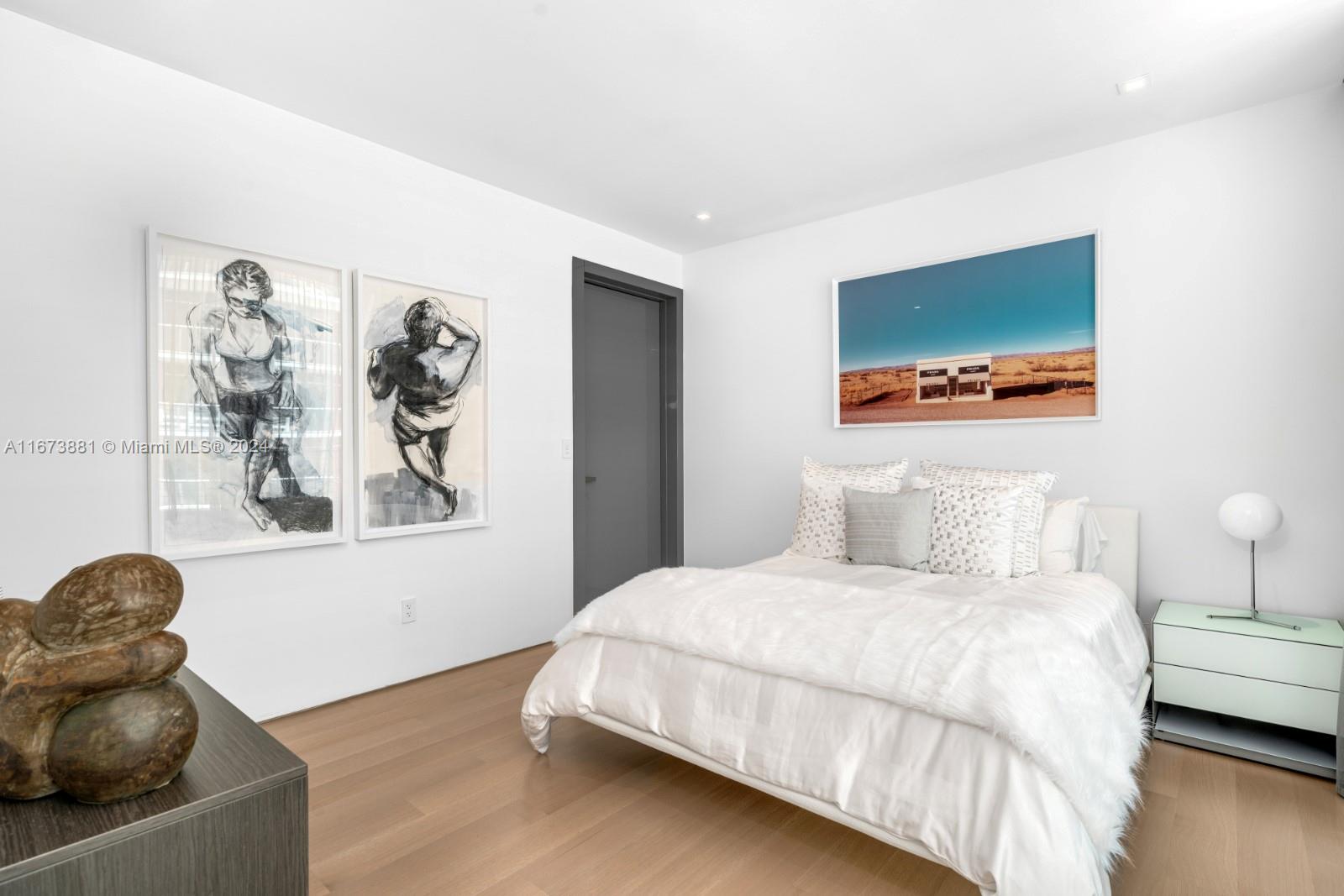 BEACH HOUSE 8 CONDO - Residential