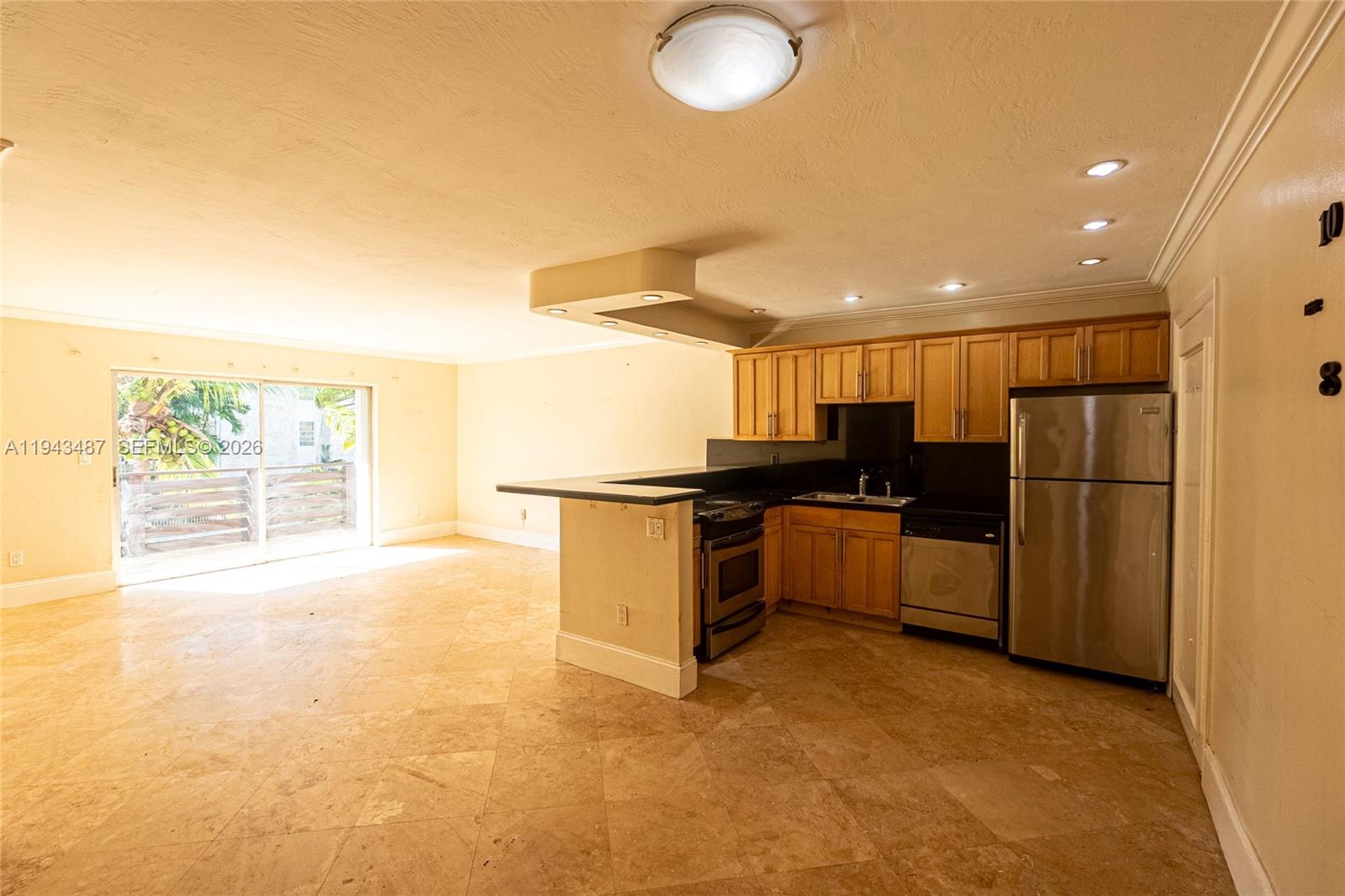 DADELAND CAPRI CONDO - Residential