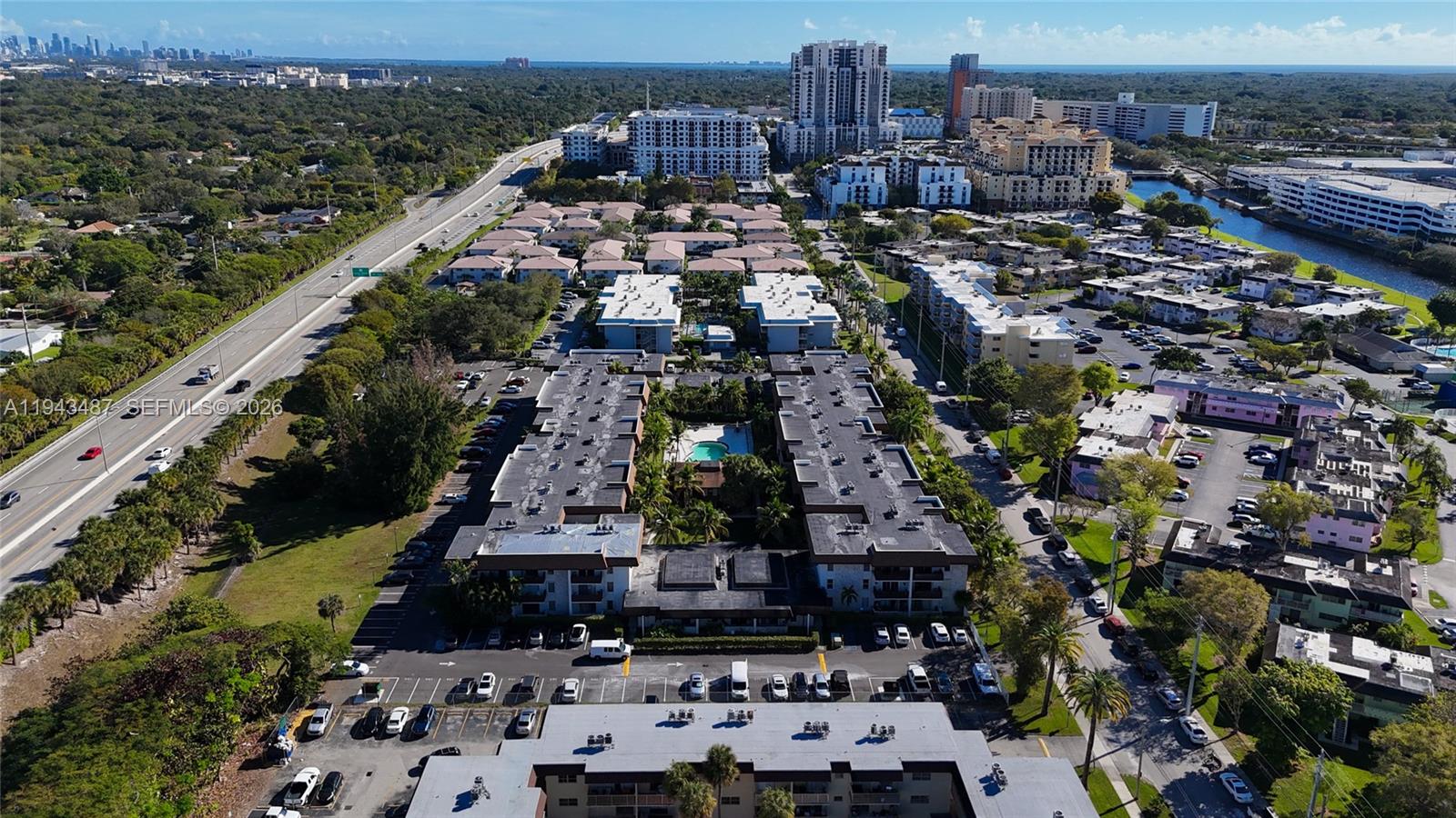DADELAND CAPRI CONDO - Residential
