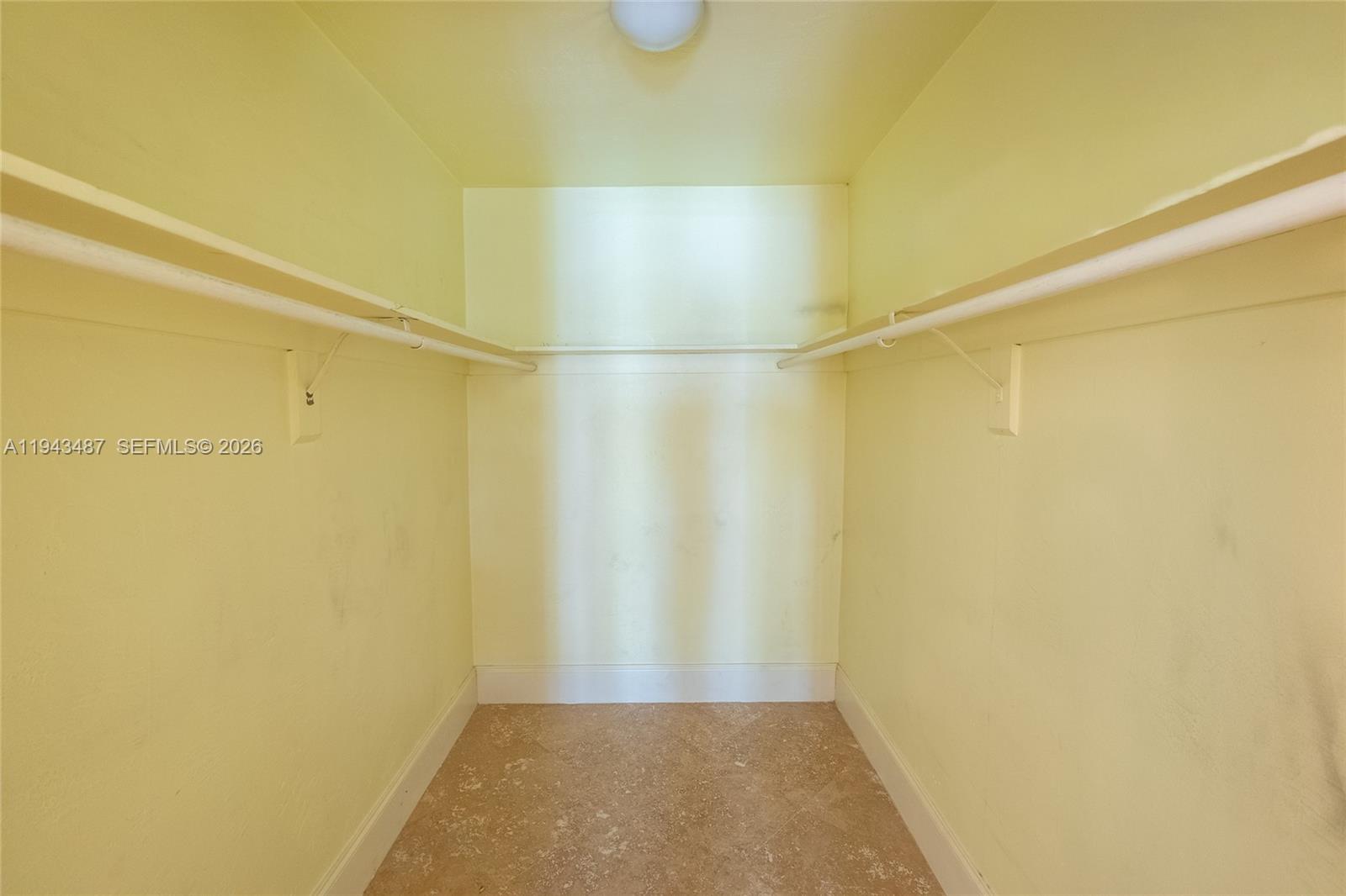 DADELAND CAPRI CONDO - Residential