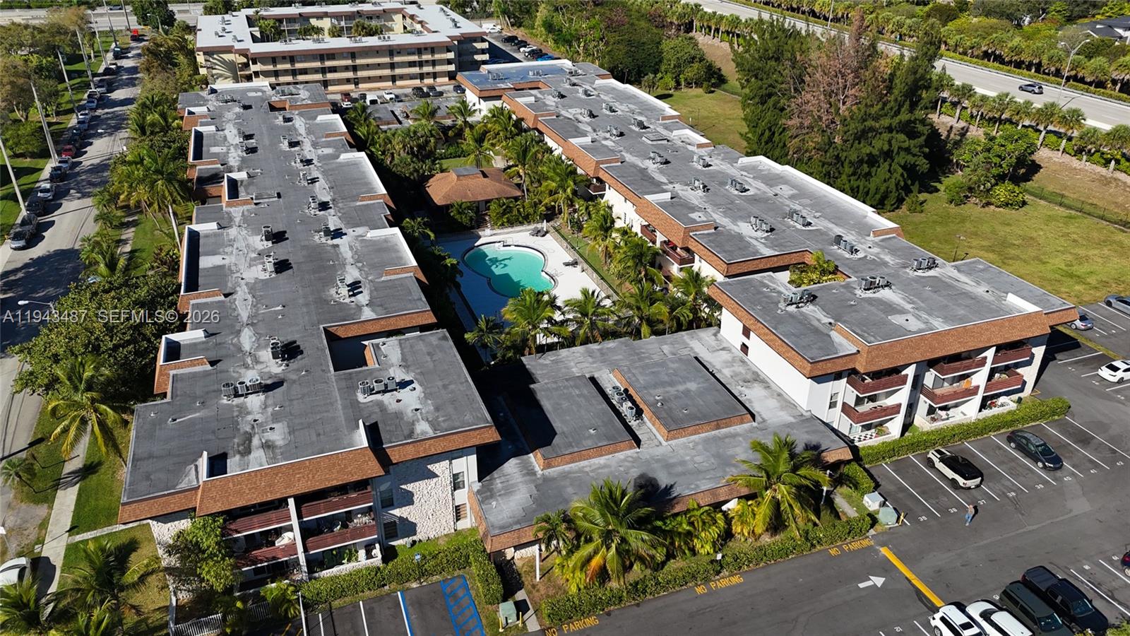 DADELAND CAPRI CONDO - Residential