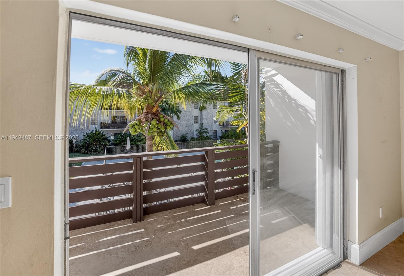 DADELAND CAPRI CONDO - Residential