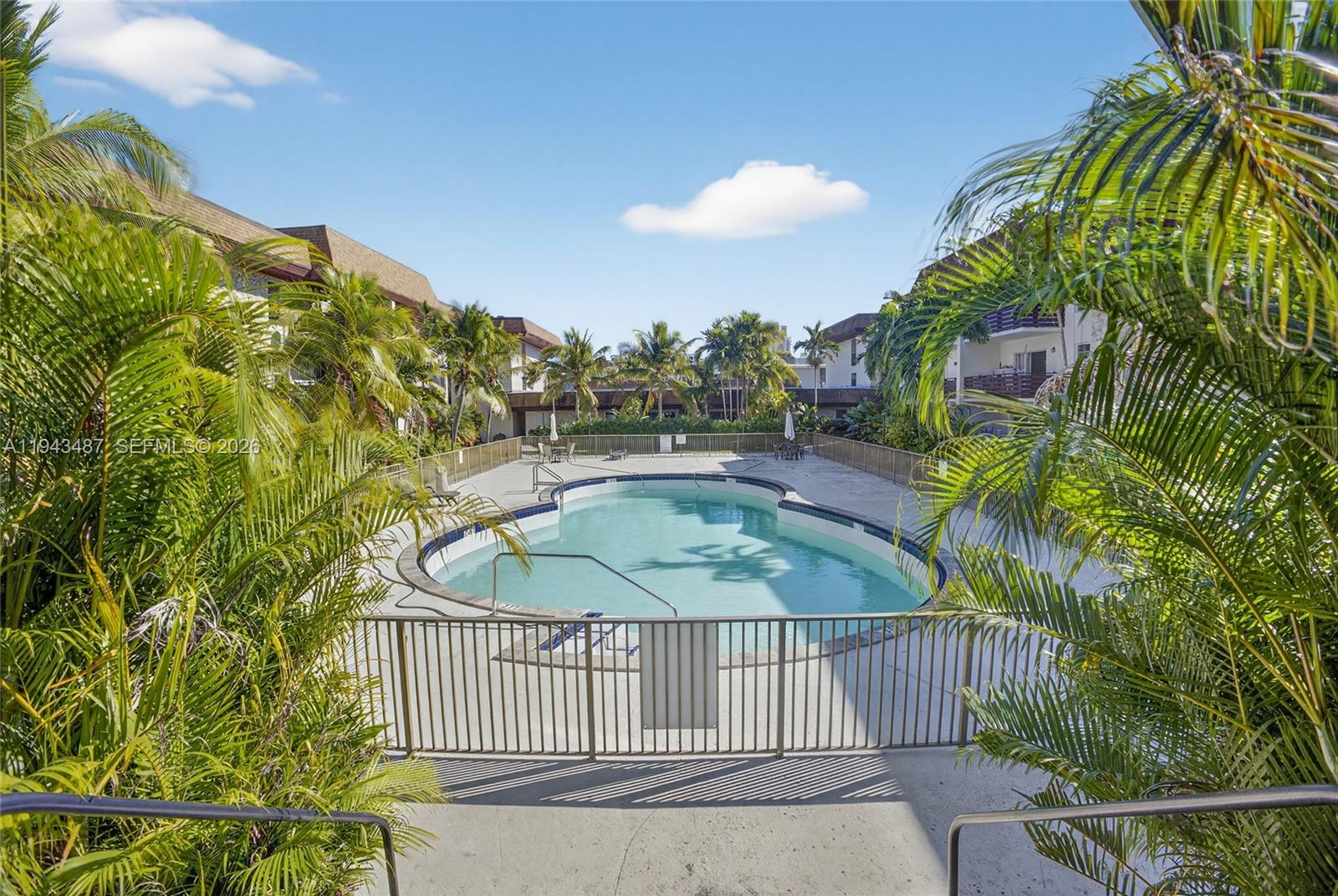 DADELAND CAPRI CONDO - Residential