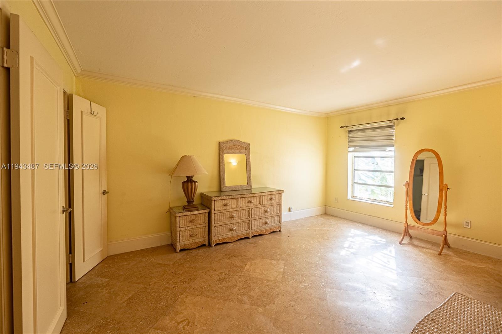 DADELAND CAPRI CONDO - Residential