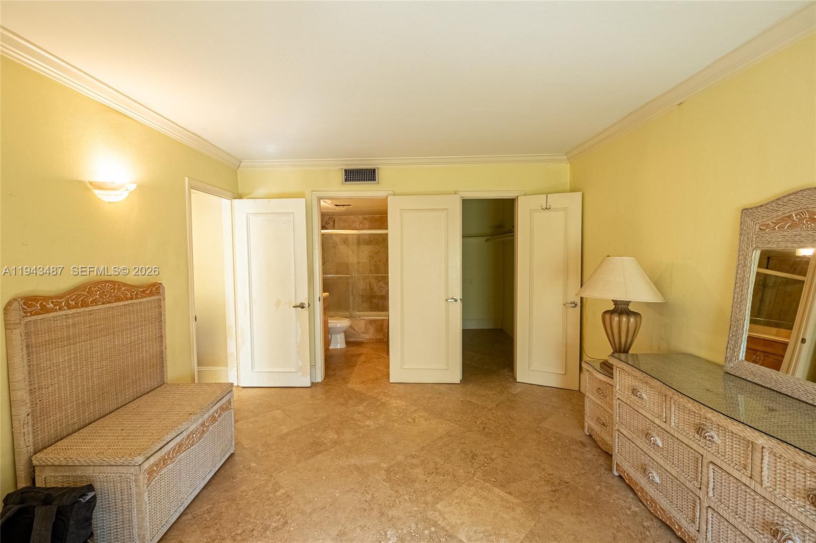 DADELAND CAPRI CONDO - Residential