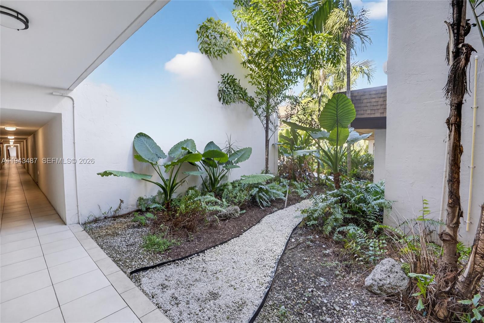 DADELAND CAPRI CONDO - Residential