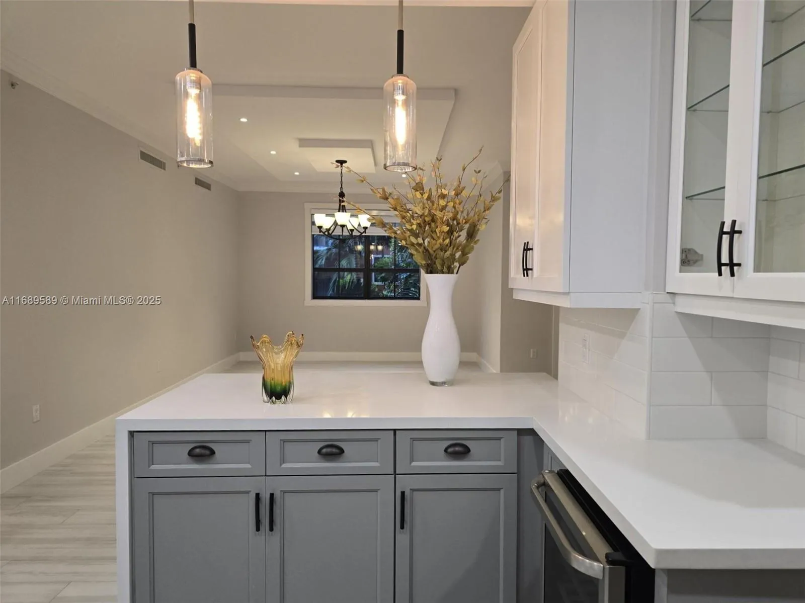 Coral Gables, Florida 33134, United States, 3 Bedrooms Bedrooms, ,4 BathroomsBathrooms,Residential,Active,33658