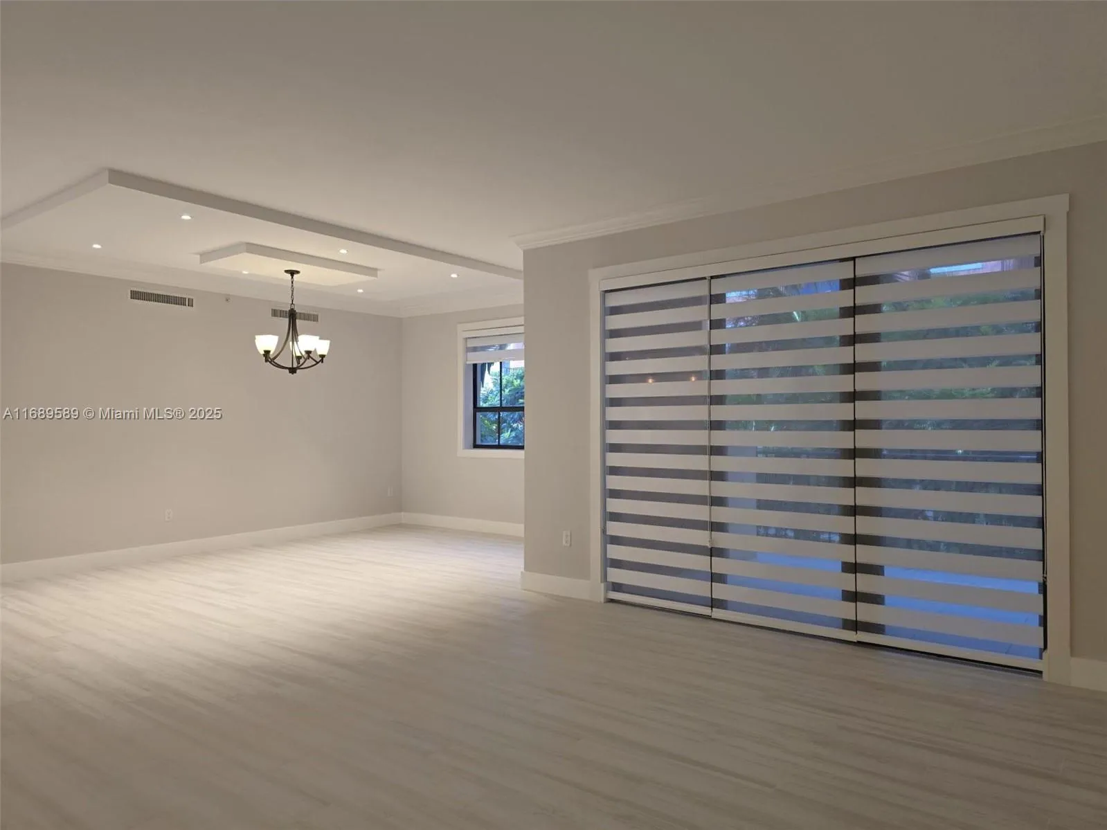 Coral Gables, Florida 33134, United States, 3 Bedrooms Bedrooms, ,4 BathroomsBathrooms,Residential,Active,33658