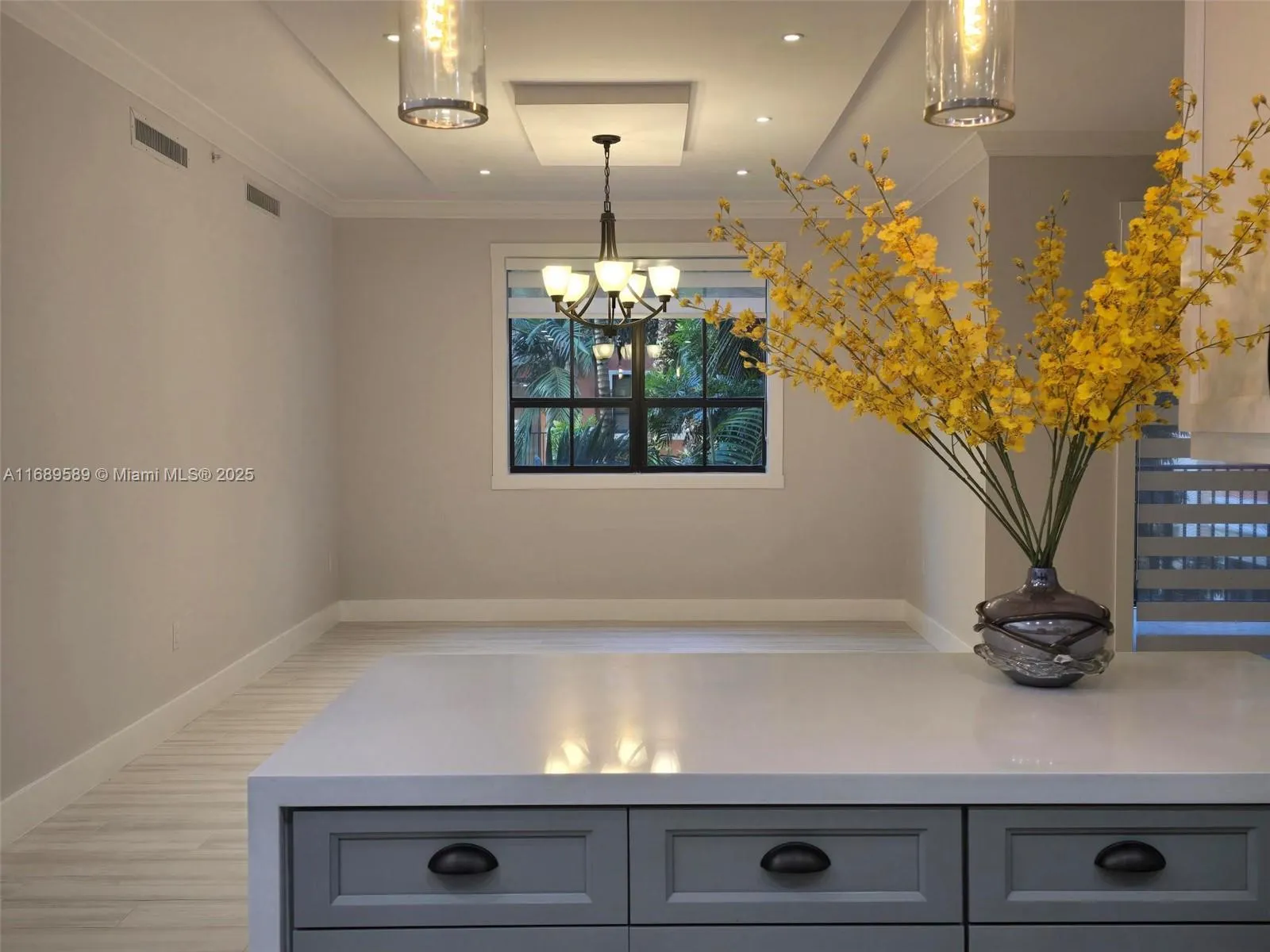 Coral Gables, Florida 33134, United States, 3 Bedrooms Bedrooms, ,4 BathroomsBathrooms,Residential,Active,33658