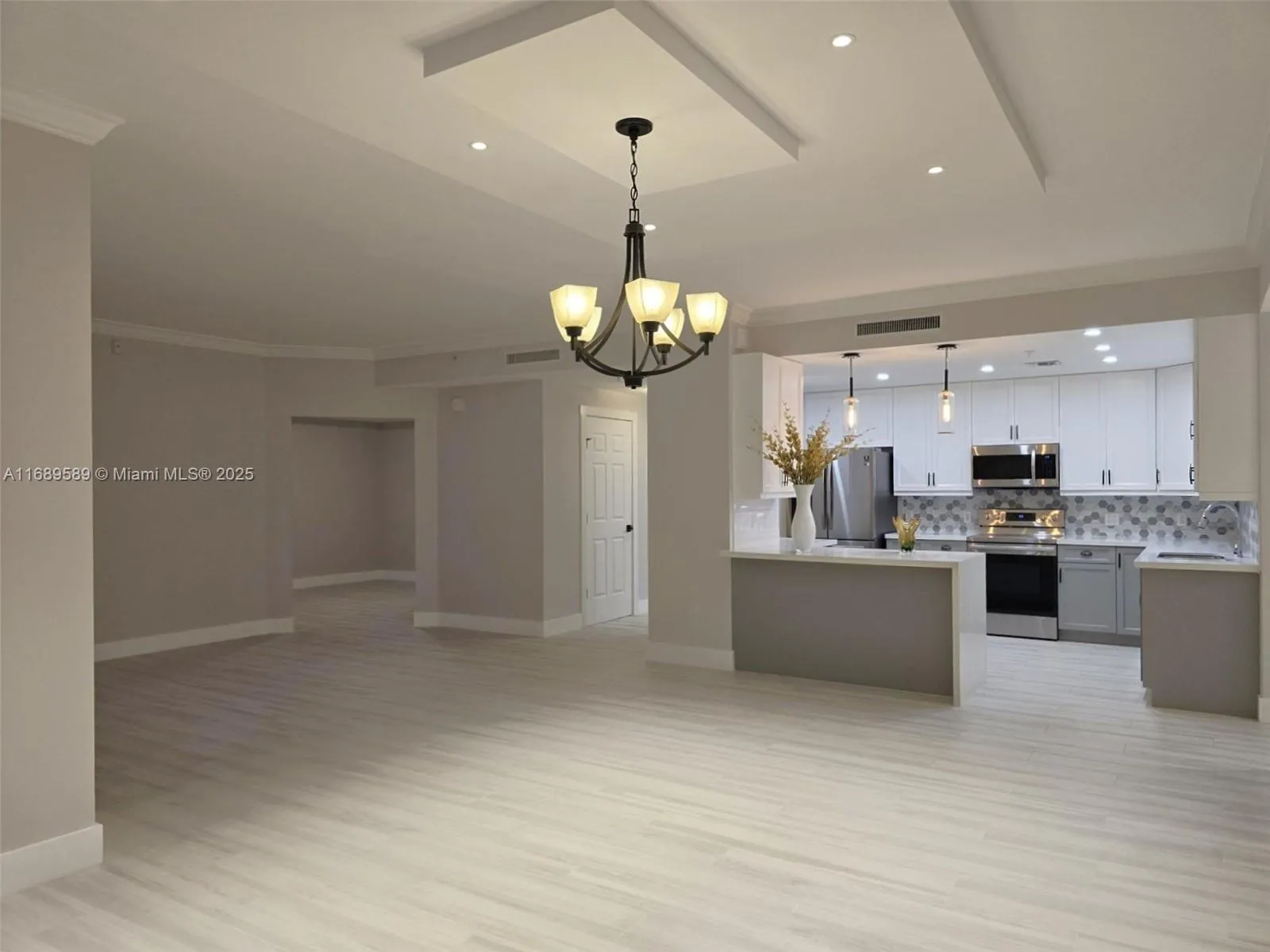 Coral Gables, Florida 33134, United States, 3 Bedrooms Bedrooms, ,4 BathroomsBathrooms,Residential,Active,33658