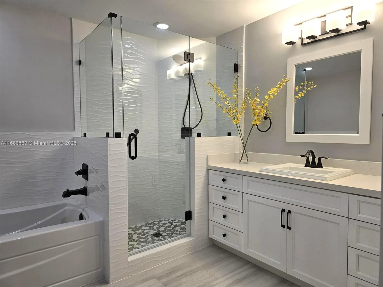 Coral Gables, Florida 33134, United States, 3 Bedrooms Bedrooms, ,4 BathroomsBathrooms,Residential,Active,33658