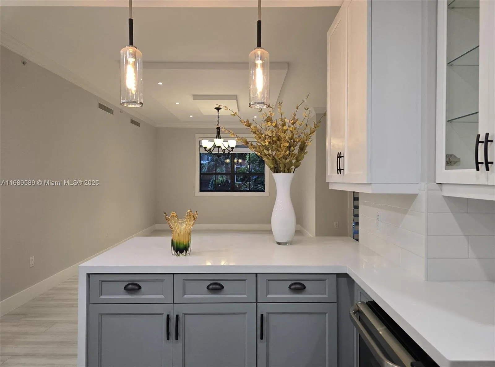 Coral Gables, Florida 33134, United States, 3 Bedrooms Bedrooms, ,4 BathroomsBathrooms,Residential,Active,33658