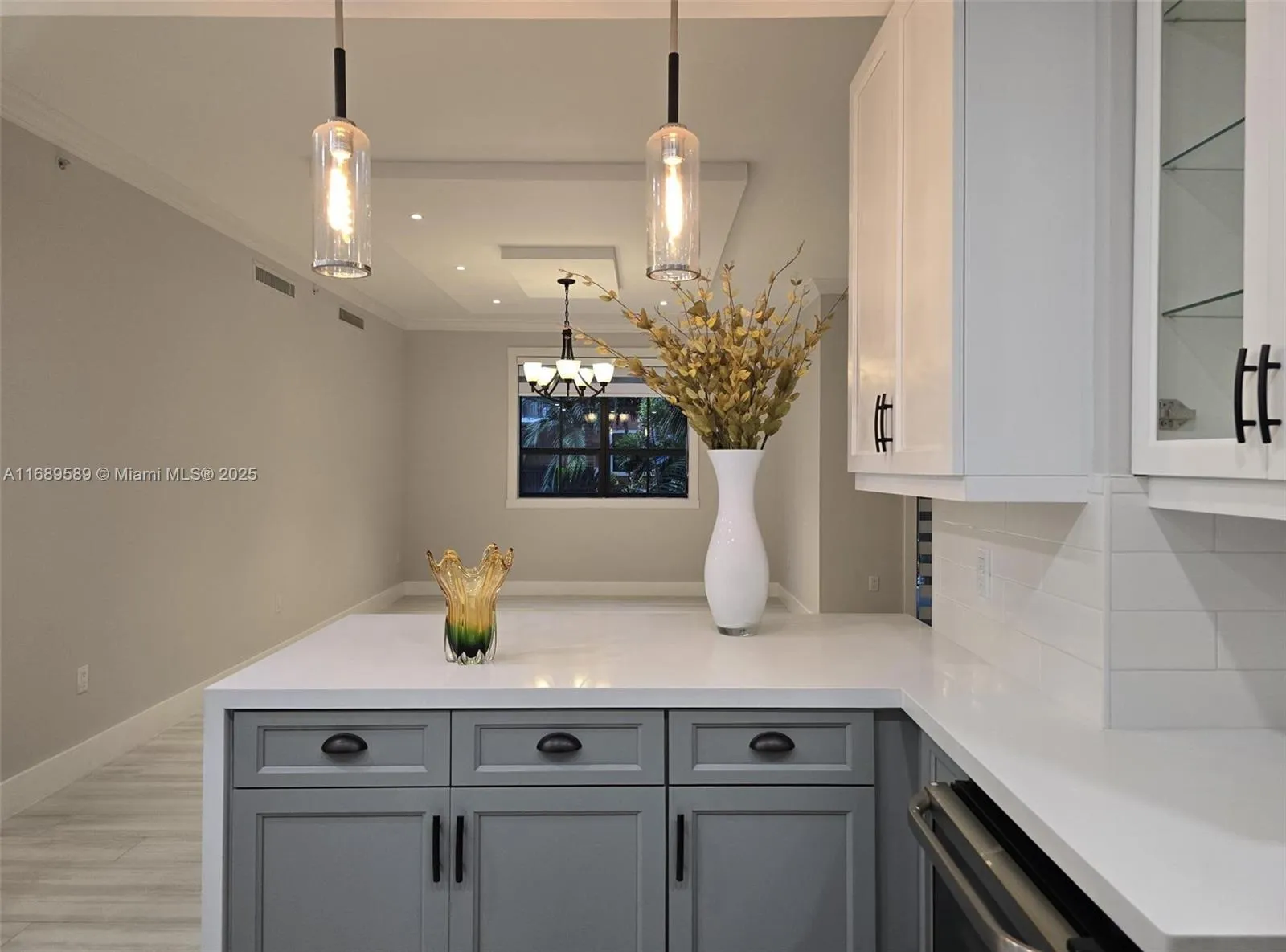 Coral Gables, Florida 33134, United States, 3 Bedrooms Bedrooms, ,4 BathroomsBathrooms,Residential,Active,33658