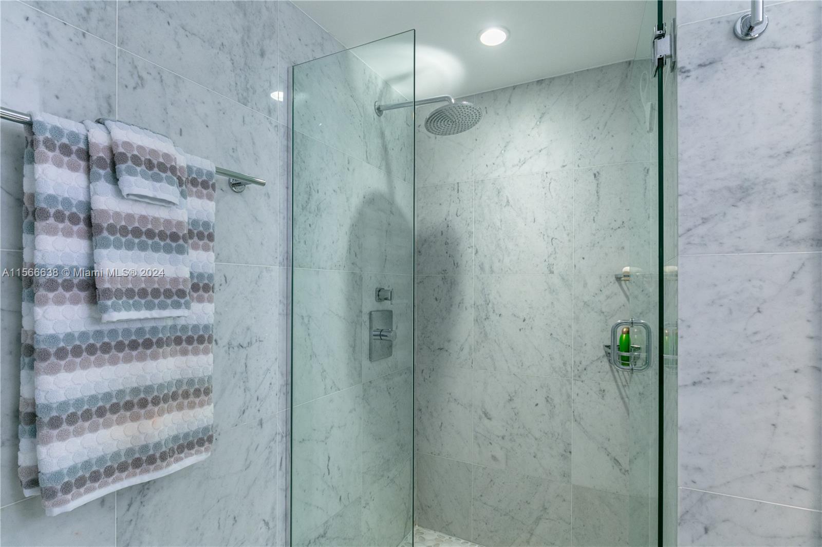 VILLA REGINA CONDO - Residential