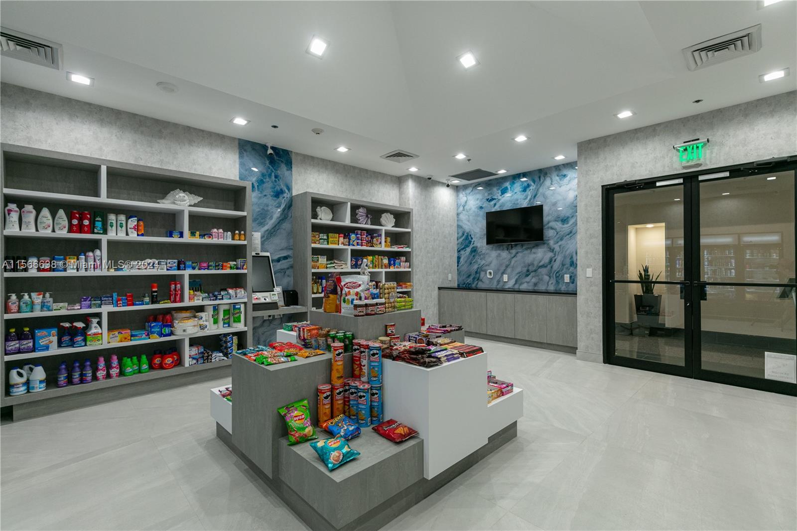 VILLA REGINA CONDO - Residential