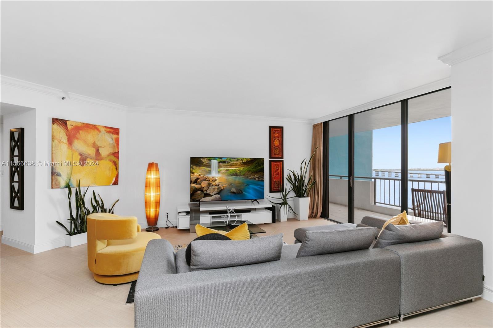 VILLA REGINA CONDO - Residential