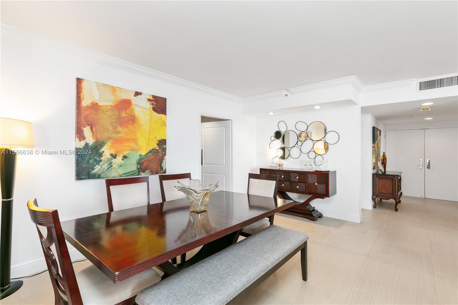 VILLA REGINA CONDO - Residential
