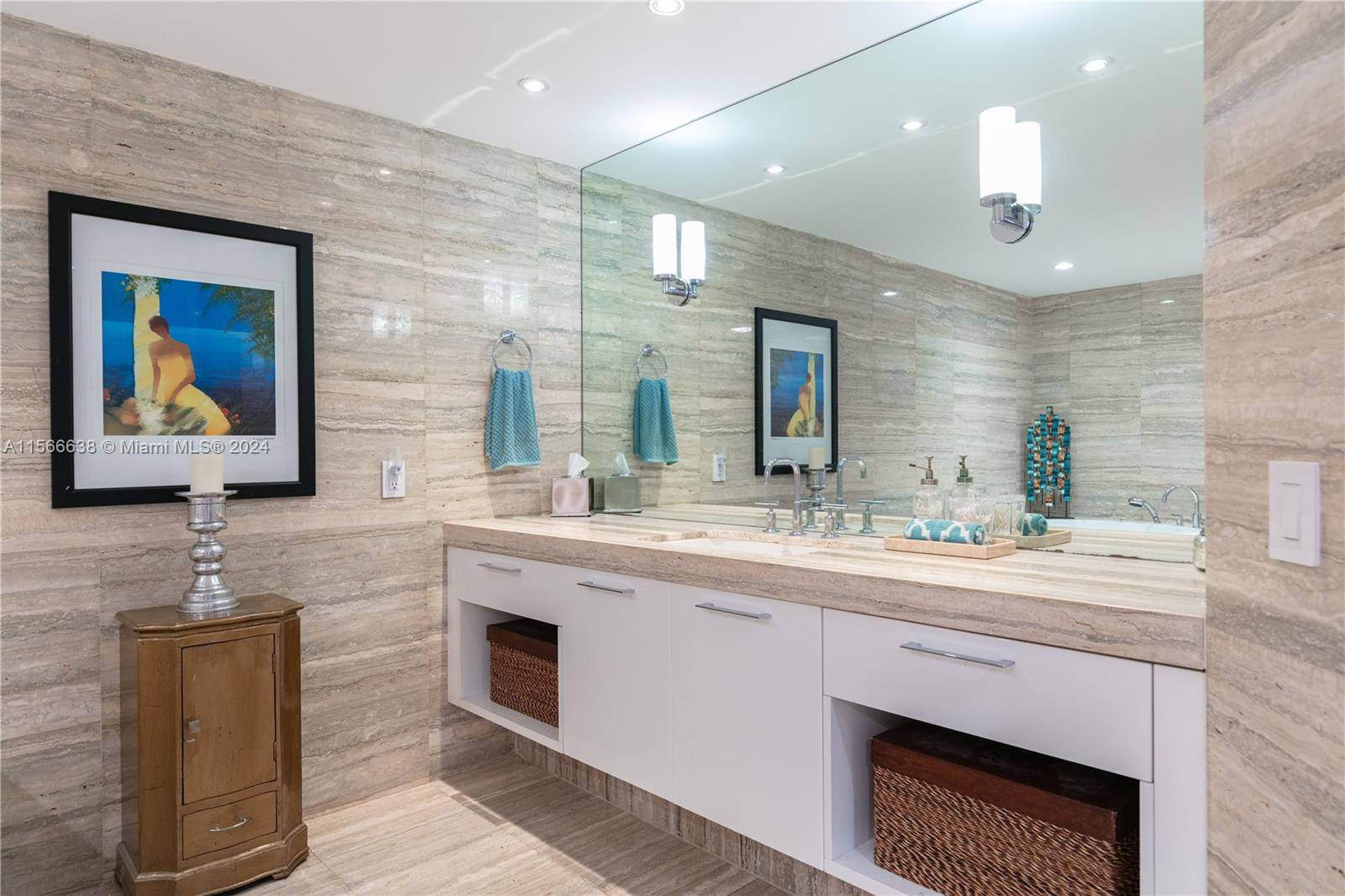 VILLA REGINA CONDO - Residential