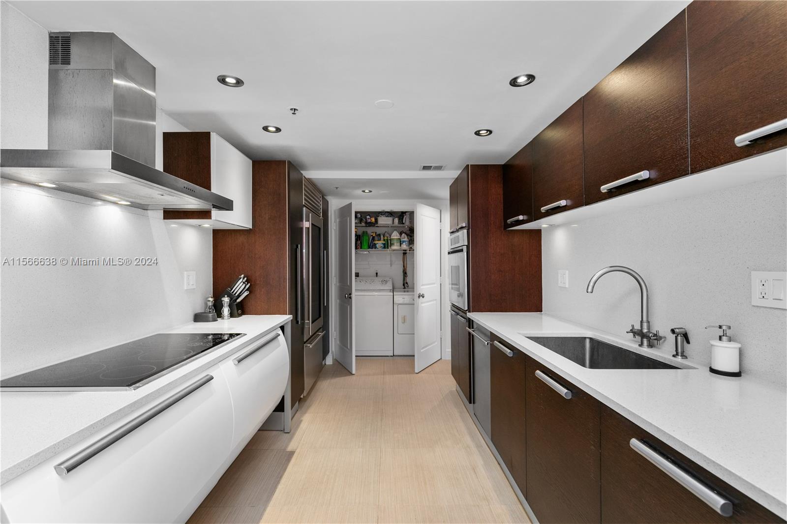 VILLA REGINA CONDO - Residential