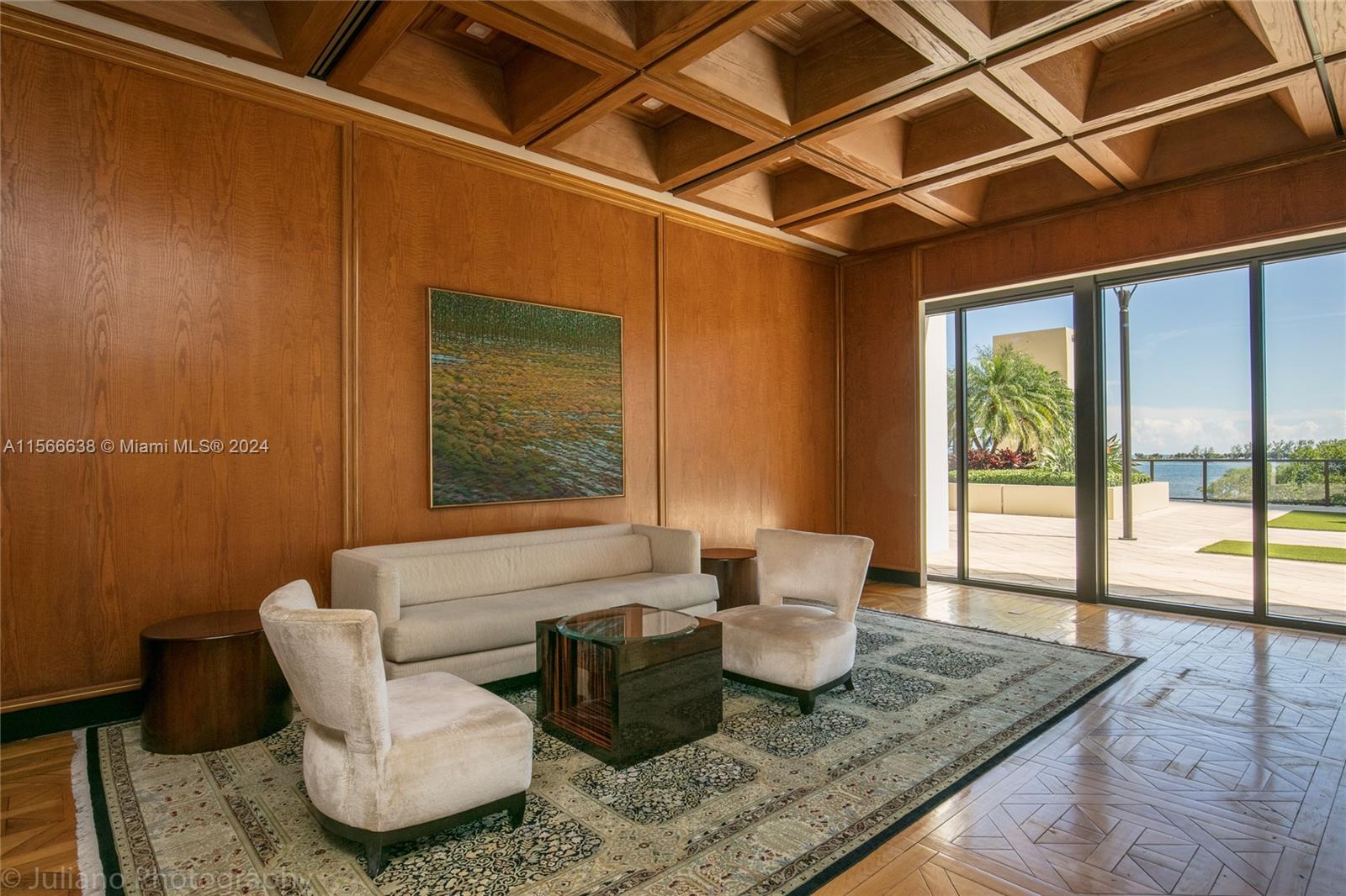 VILLA REGINA CONDO - Residential