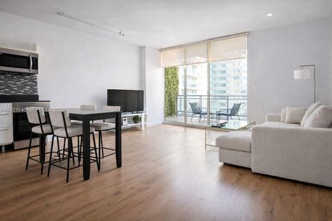 690 SW 1st Ct 1423 Miami FL 33130