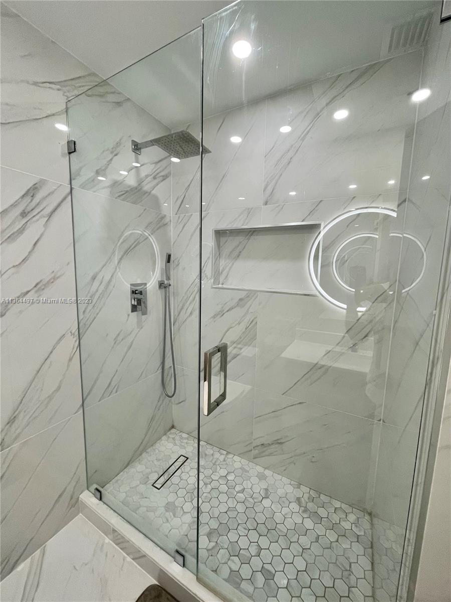 OAK CREEK - Residential