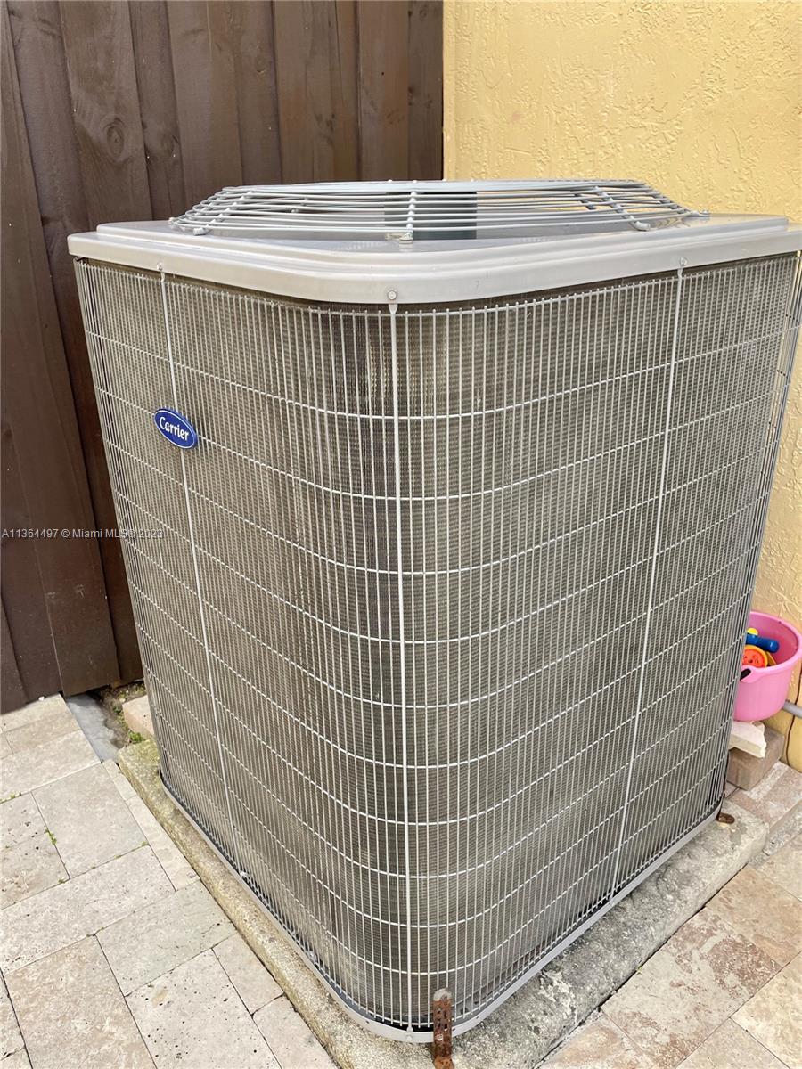 OAK CREEK - Residential