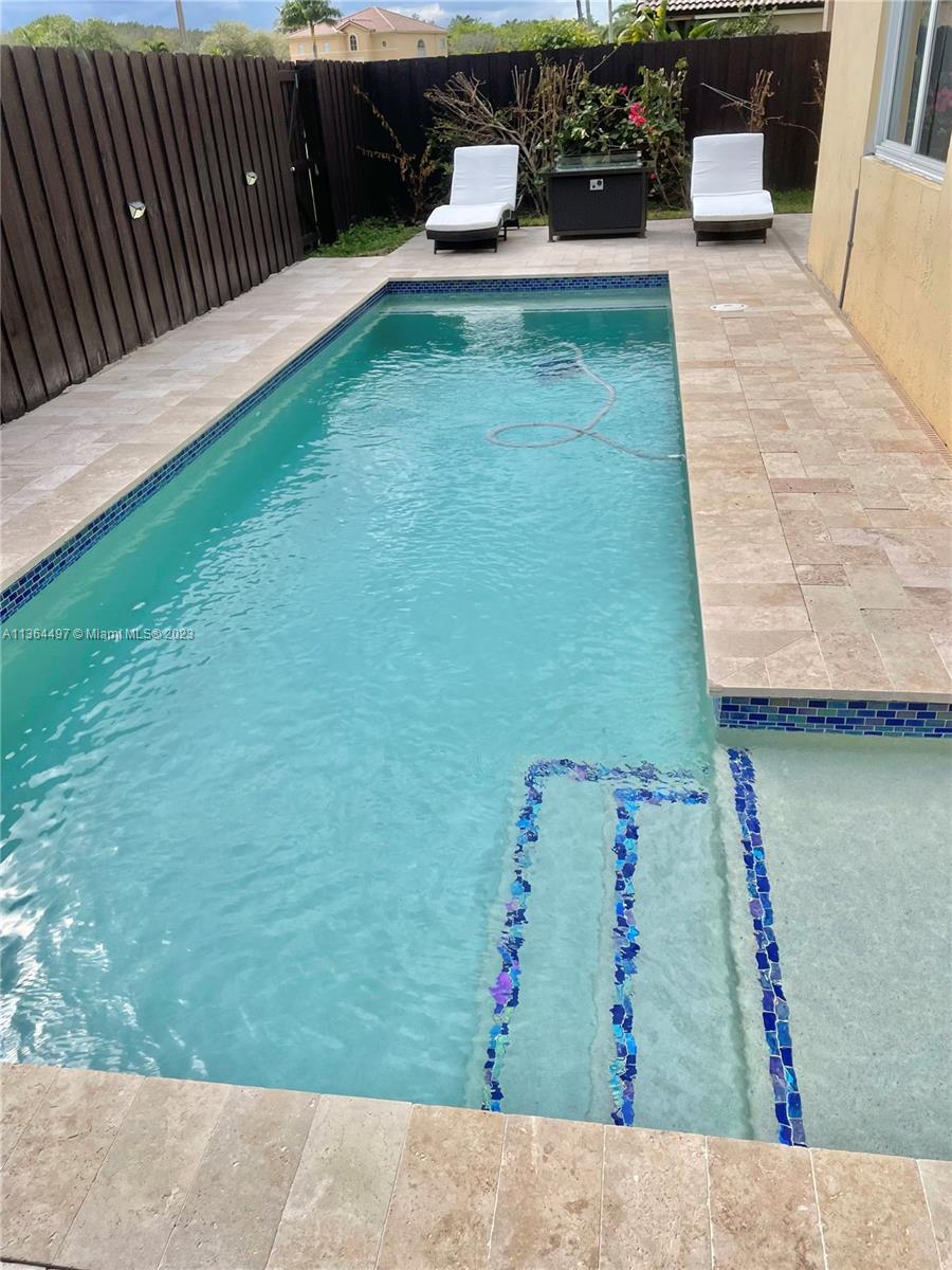 OAK CREEK - Residential