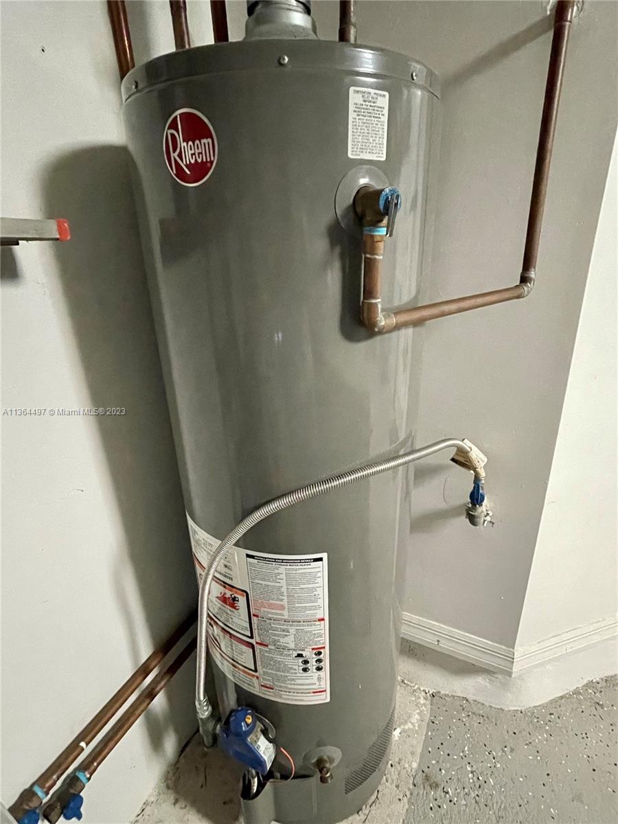 OAK CREEK - Residential