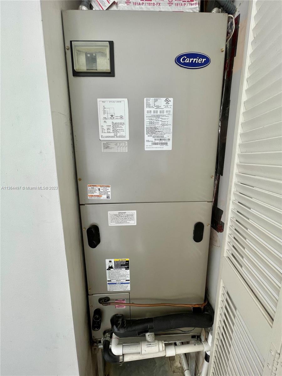 OAK CREEK - Residential