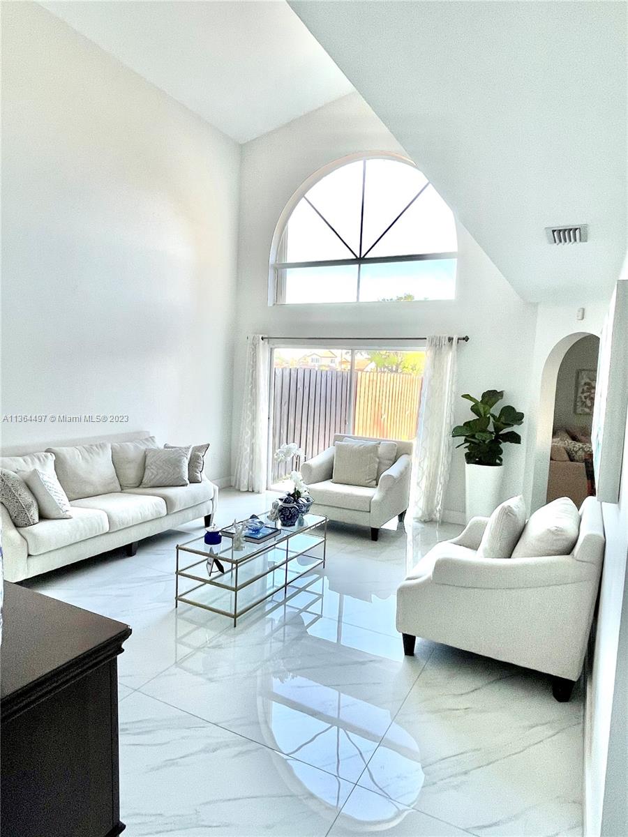 OAK CREEK - Residential