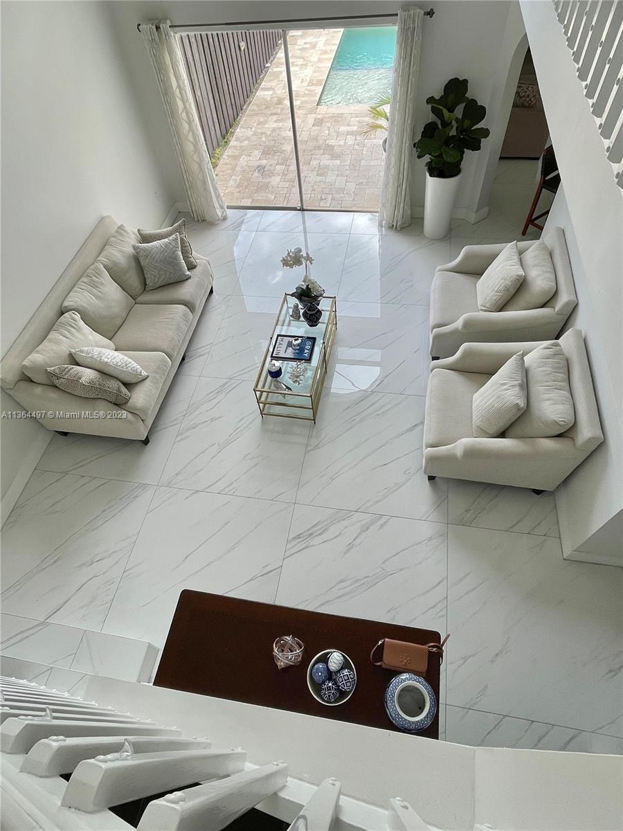 OAK CREEK - Residential