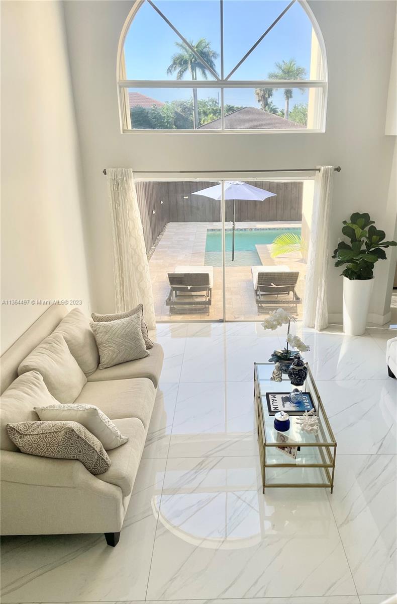 OAK CREEK - Residential