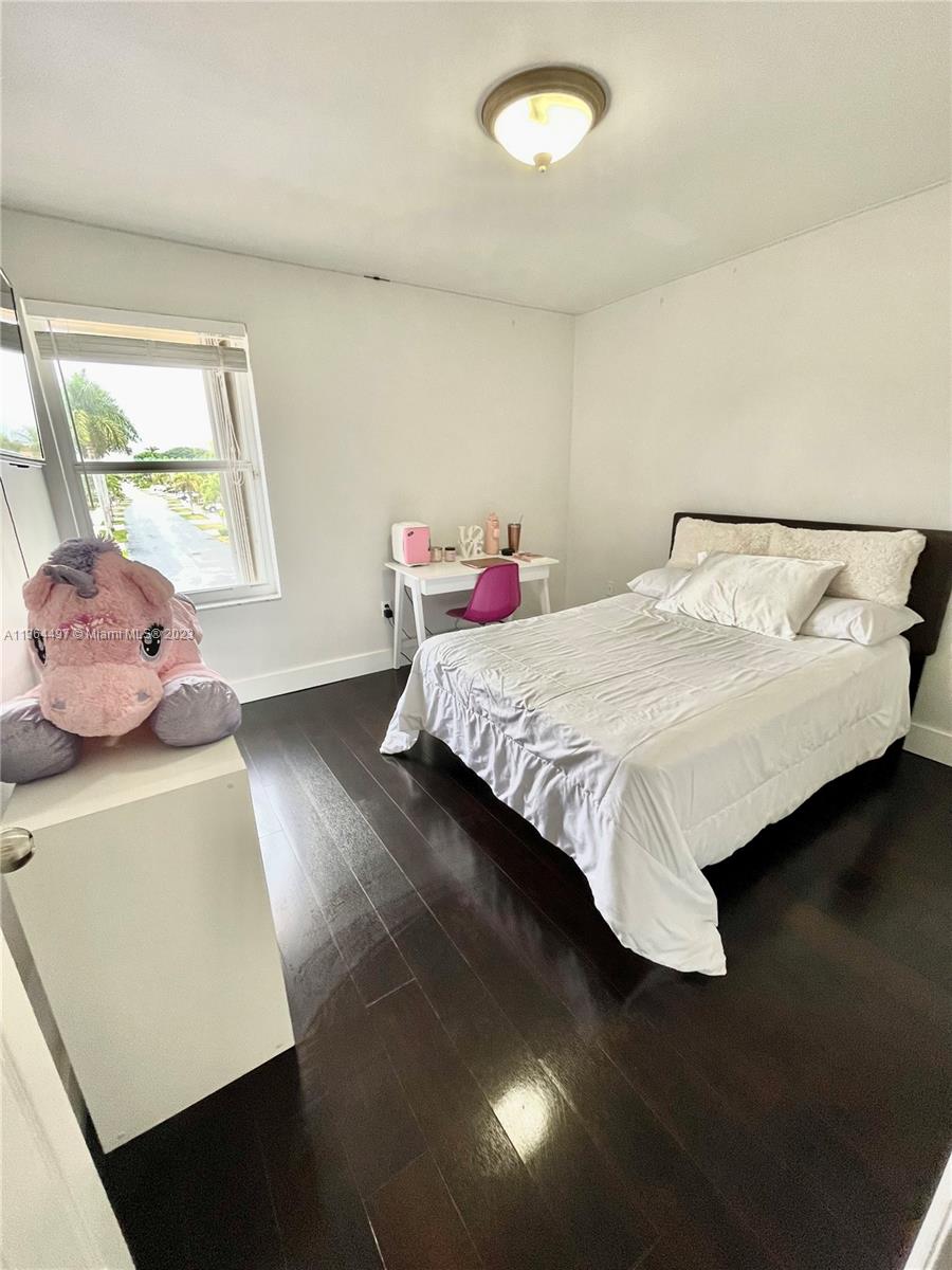 OAK CREEK - Residential