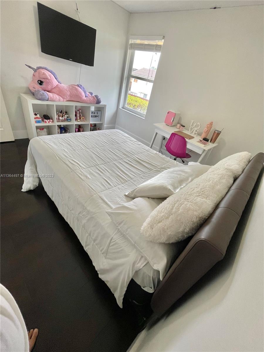 OAK CREEK - Residential