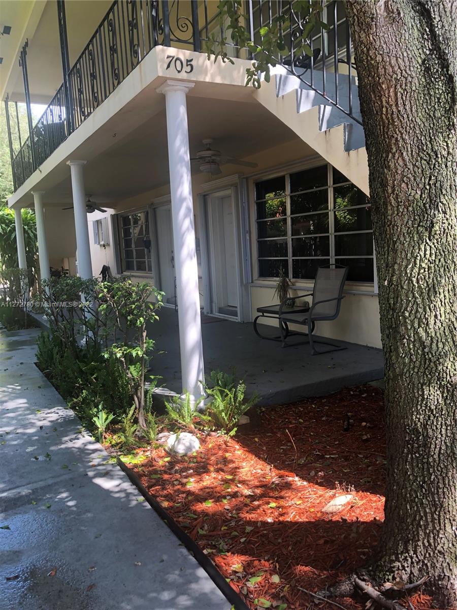 MIAMI SHORES SEC 3 - Residential Lease