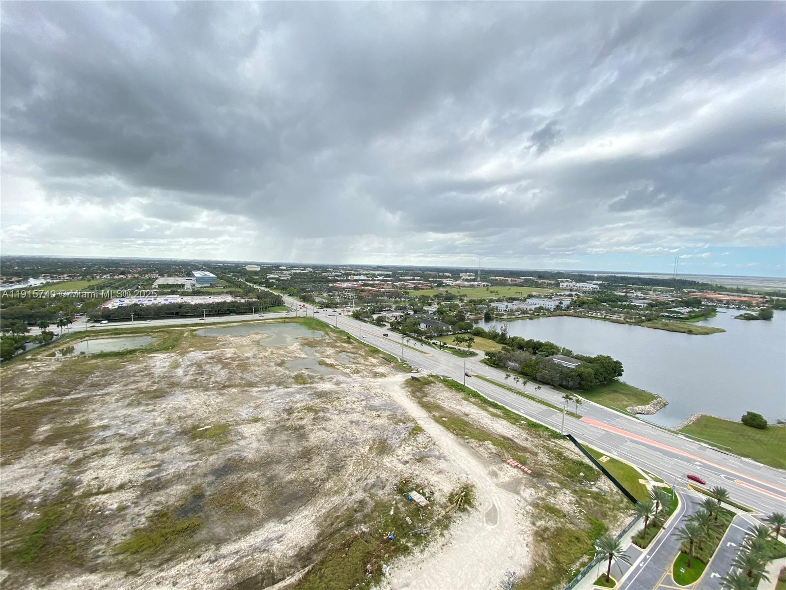 METROPICA NORTH TOWER ONE - Residential