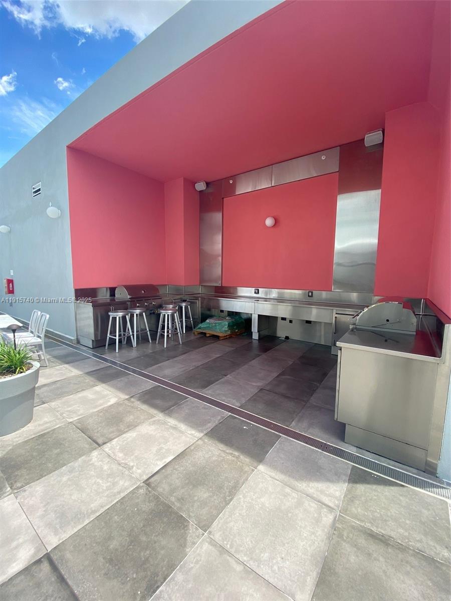 METROPICA NORTH TOWER ONE - Residential